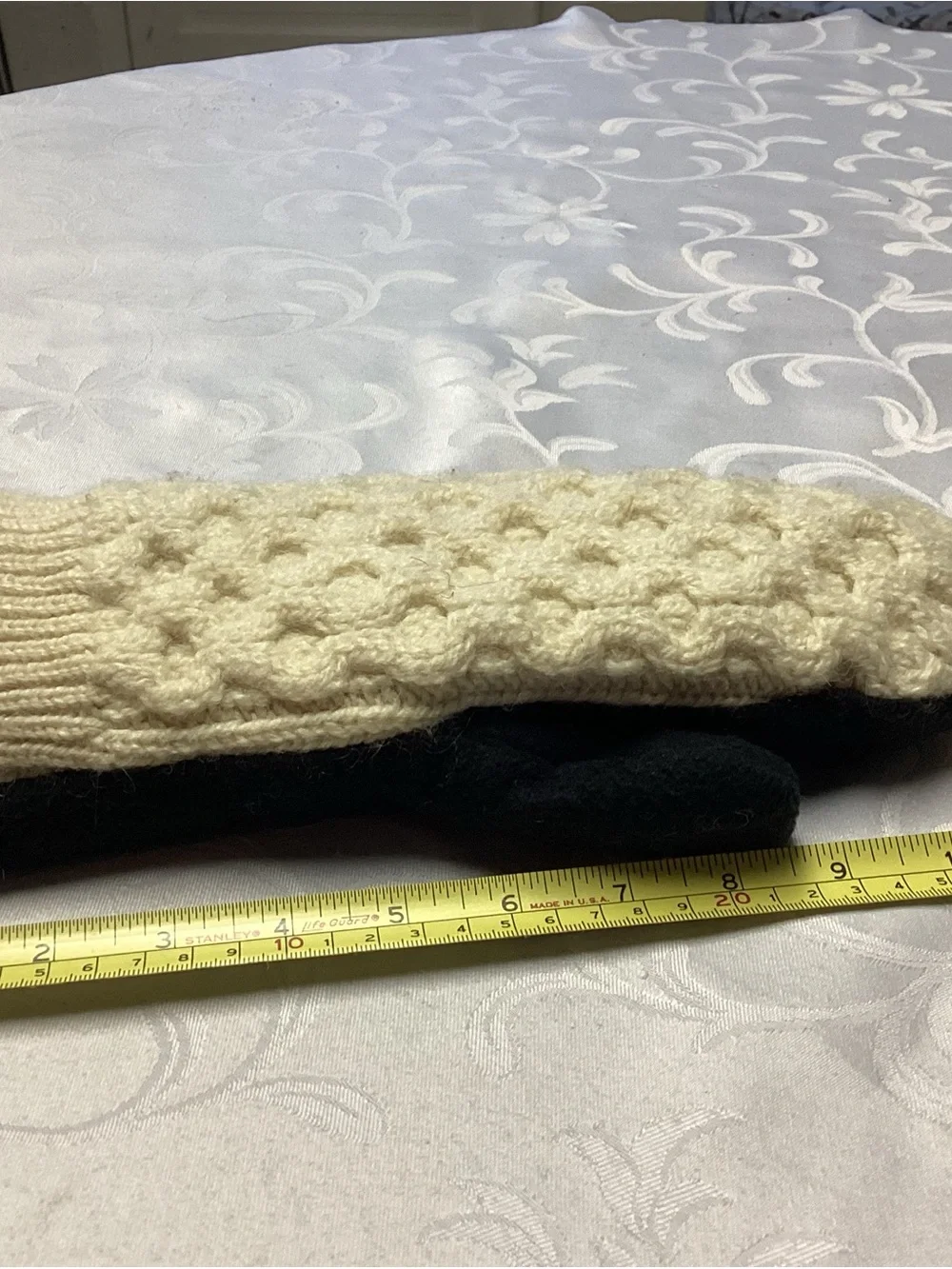 Cream Cable Knit Women's Sweater Mittens